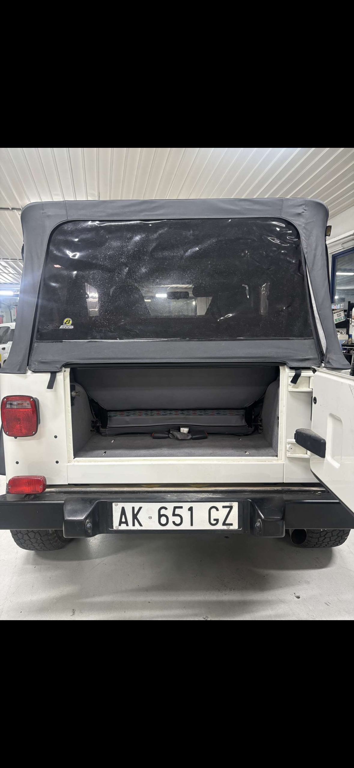 Jeep Wrangler 2500 bz