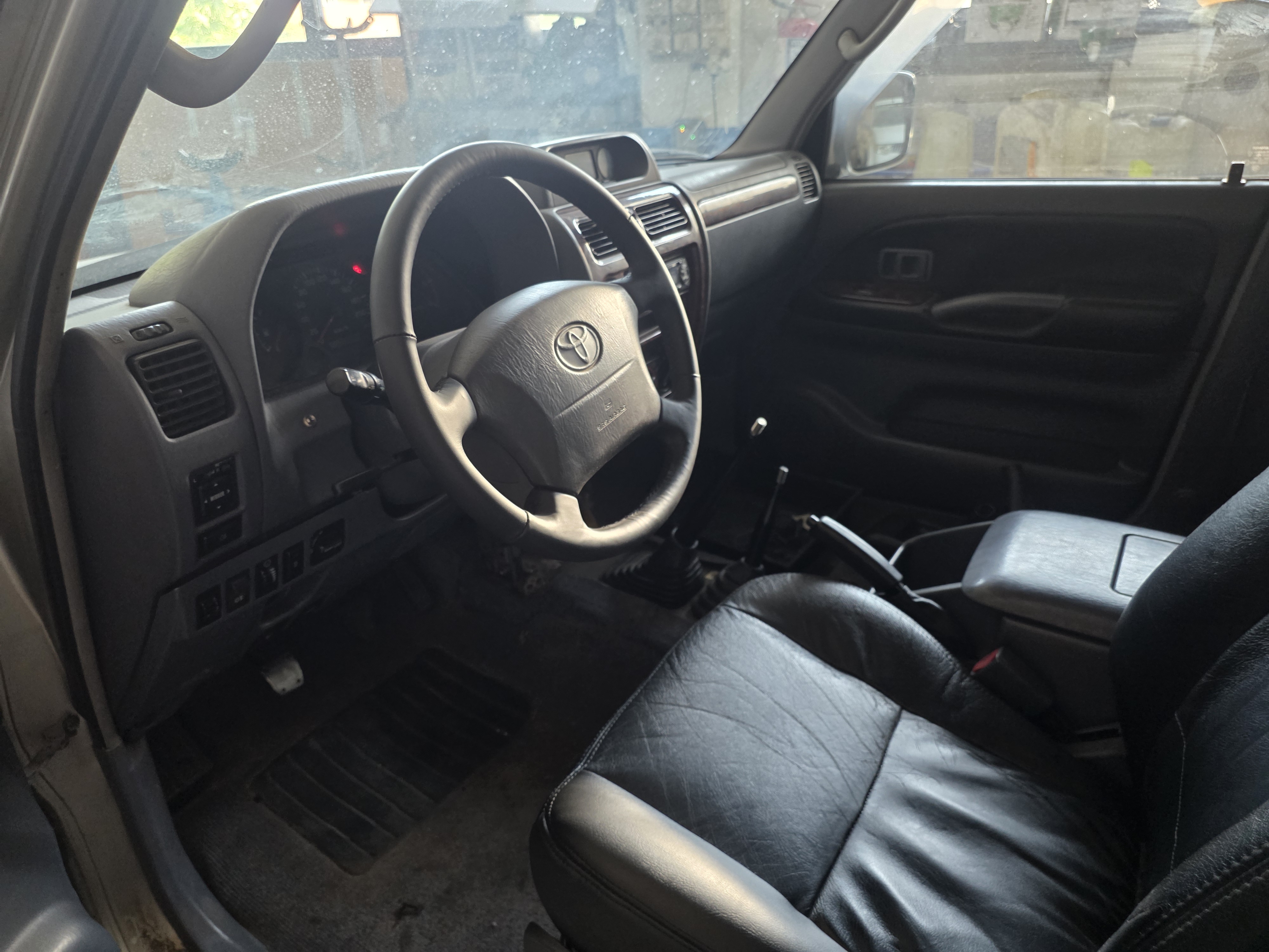 Toyota Land Cruiser 3000 D4D con GANCIO TRAINO