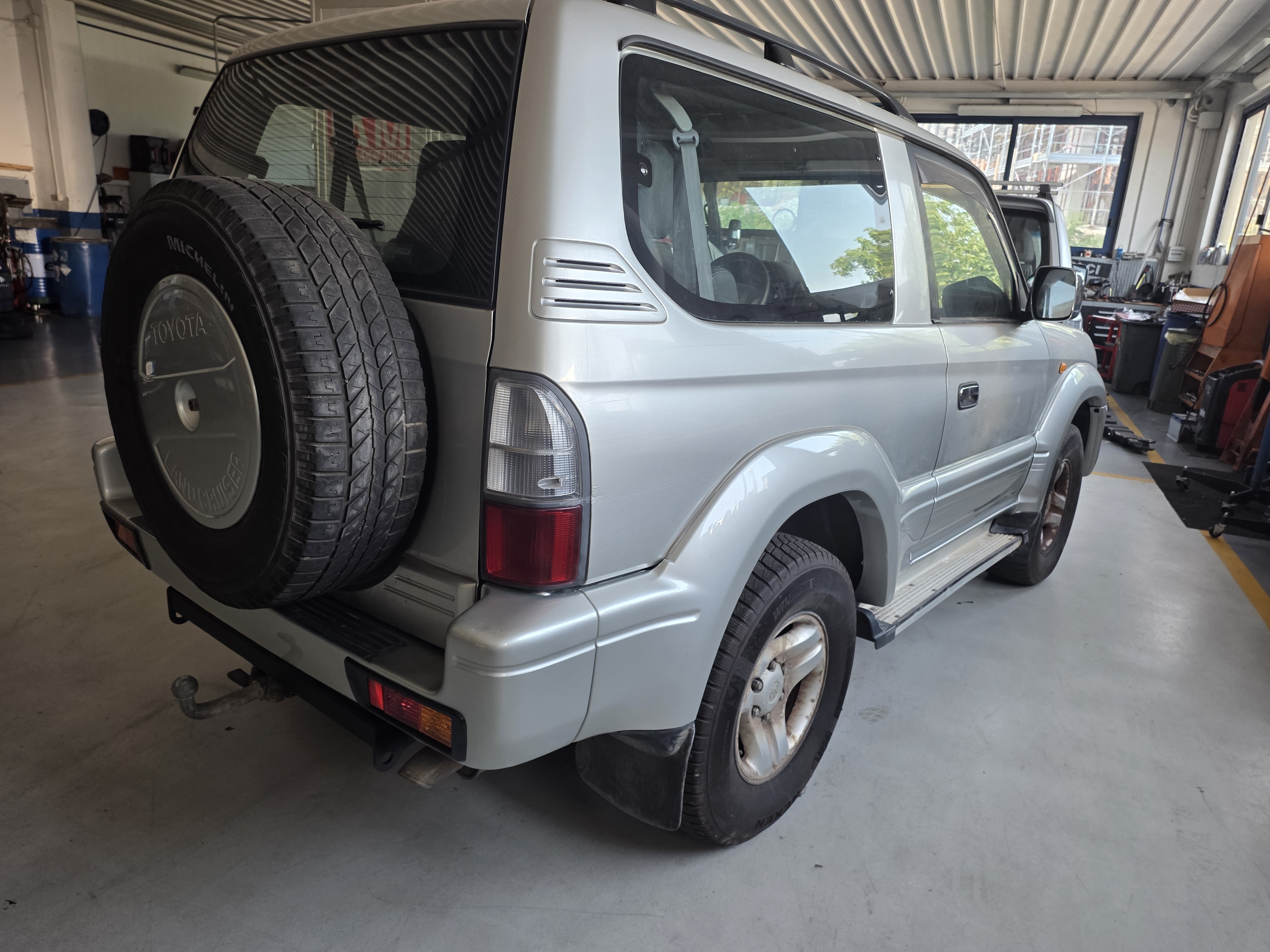 Toyota Land Cruiser 3000 D4D con GANCIO TRAINO