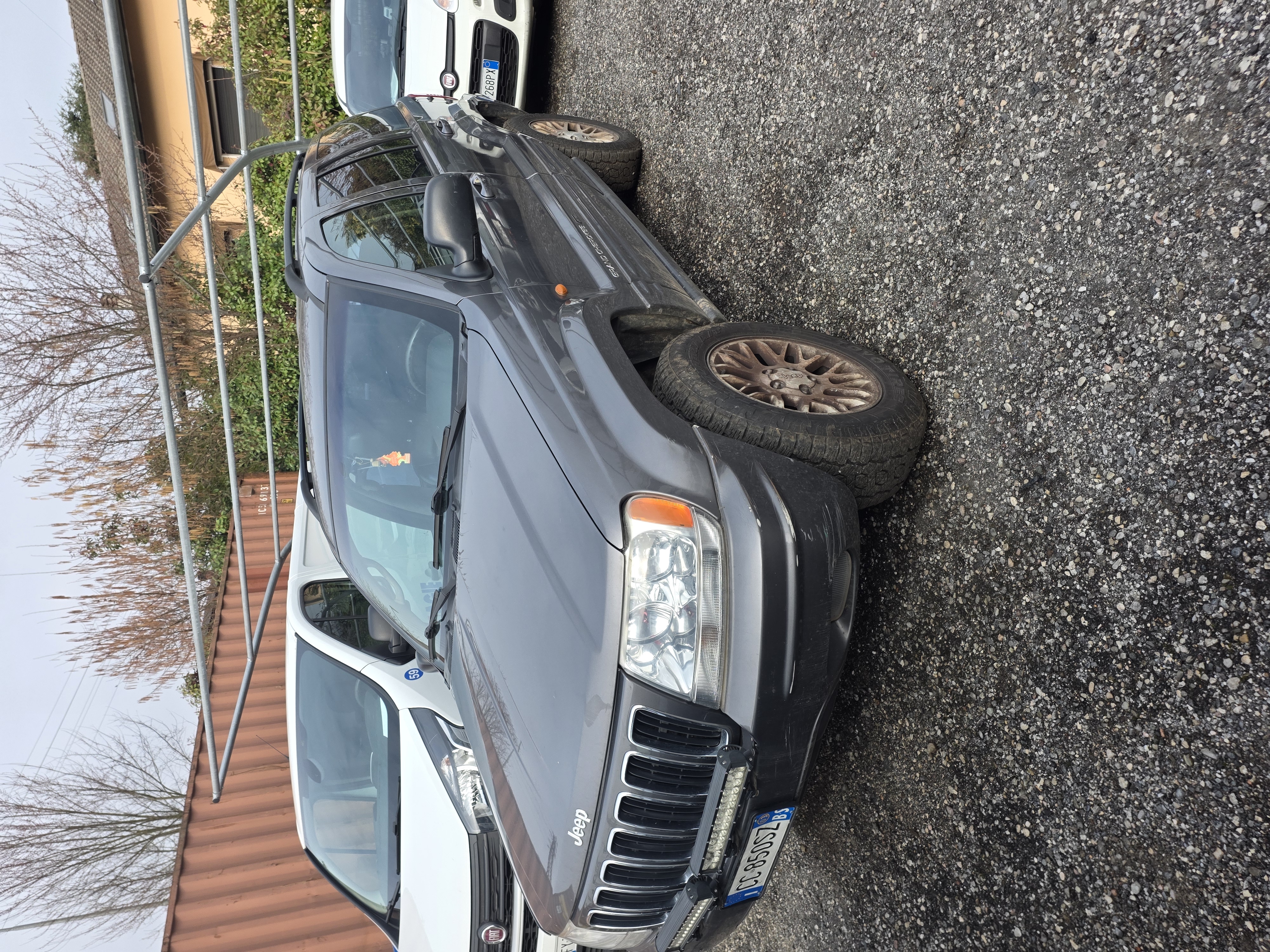 Jeep Grand Cherokee 2700 overland