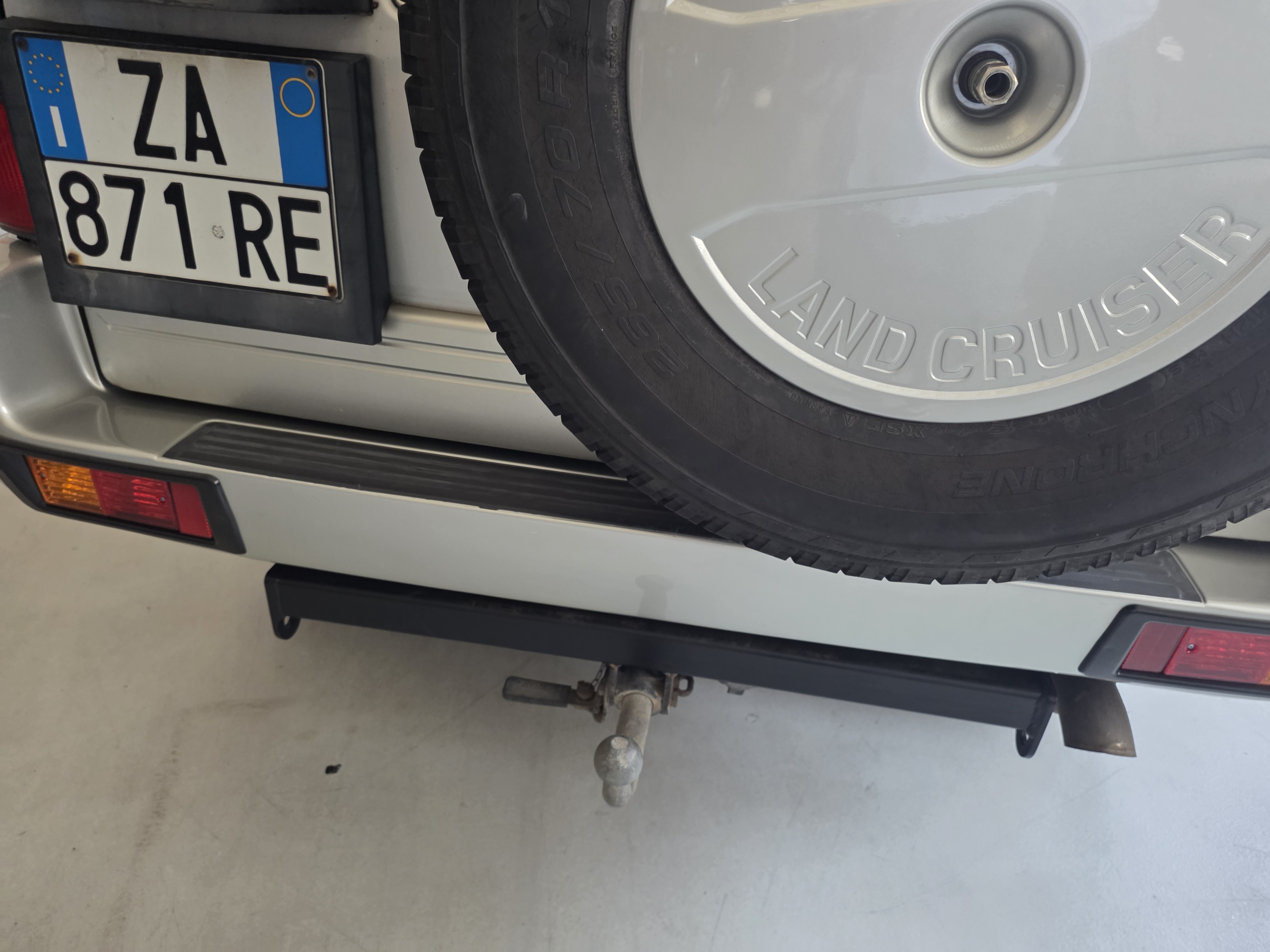 Toyota Land Cruiser 3000 D4D con GANCIO TRAINO