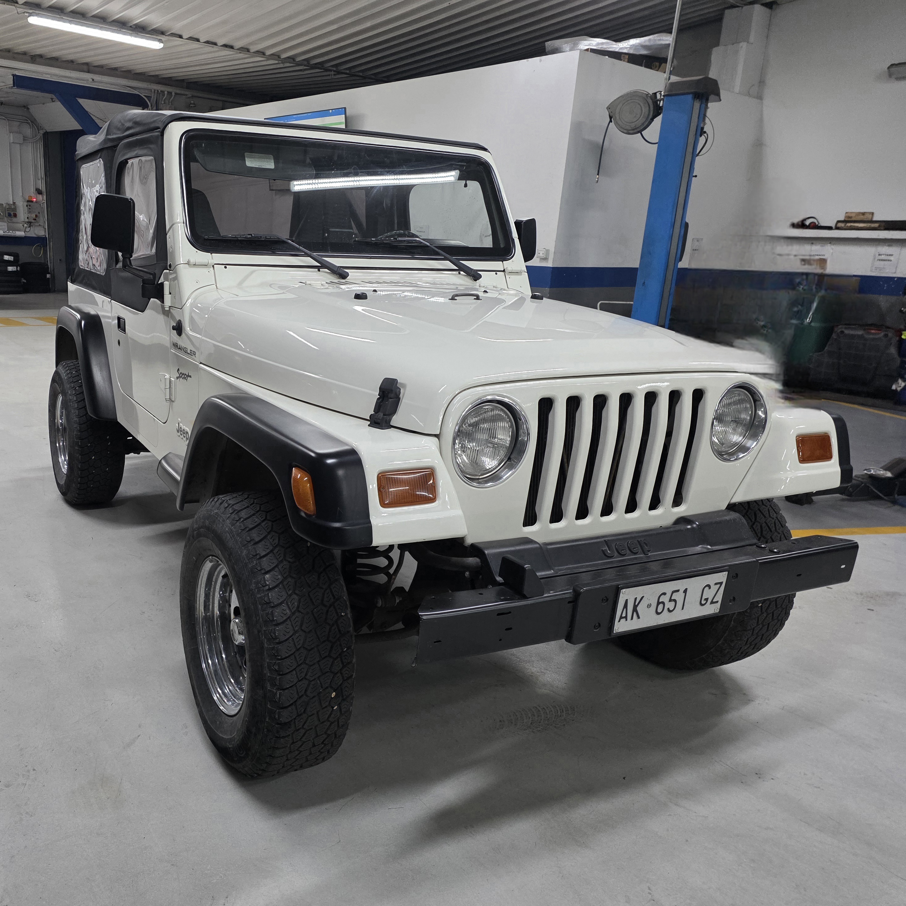 Jeep Wrangler 2500 bz