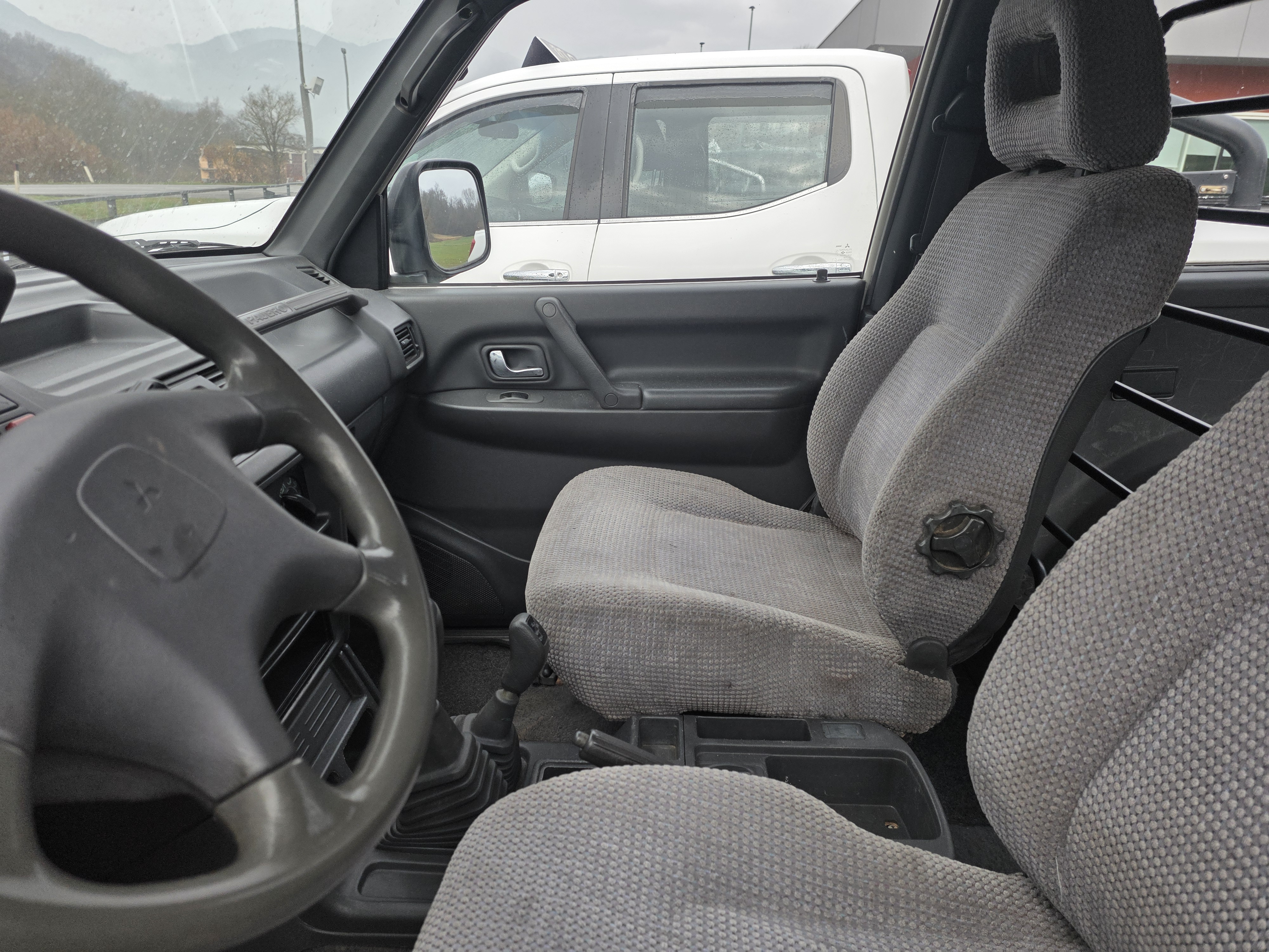 Mitsubishi Pajero Autocarro