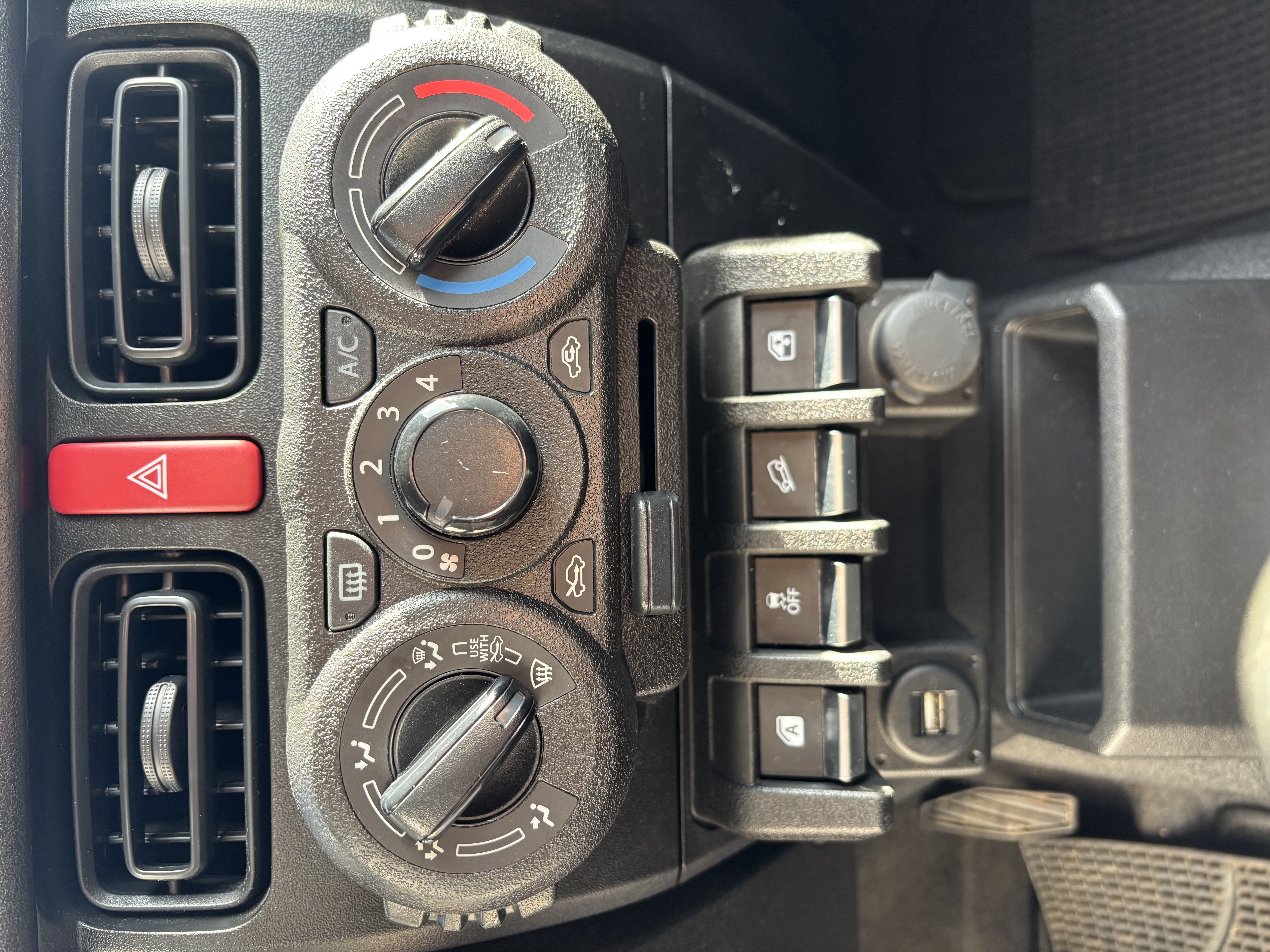 Suzuki Jimny 3 serie con ridotte